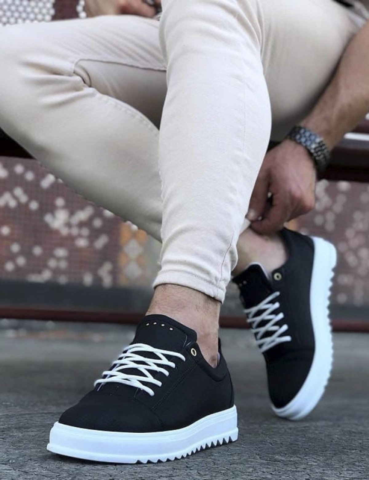 Ανδρικά ασπρόμαυρα Sneakers με κορδόνια και τρουκς SLW152W φωτογραφία